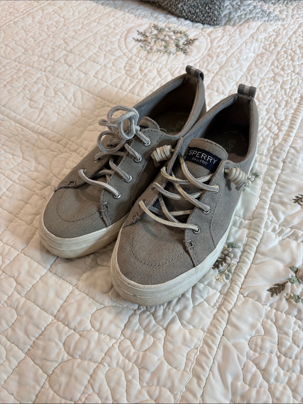 Sperry Top Siders Taupe Grey Canvas Lace-Up Sneakers Memory Foam 6 Classics!